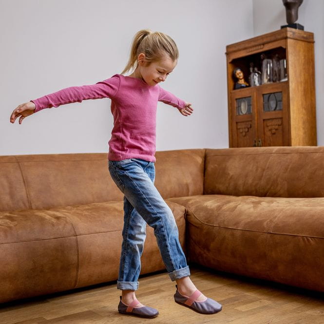 Barfuss-Schuh Ballerina Linda in grau für Draussen und Drinnen