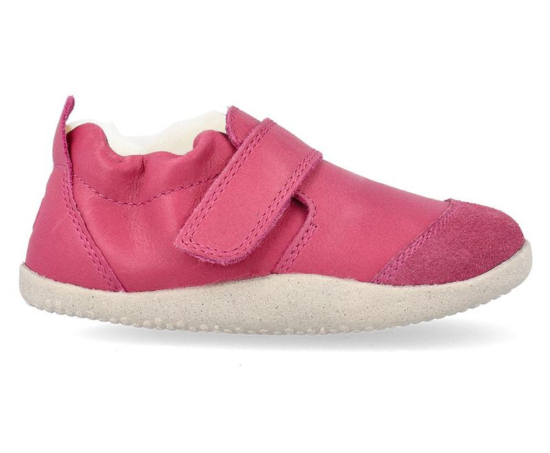 BOBUX MARVEL Arctic Cerise Seitenansicht des Bobux Marvel Arctic Cerise in Pink mit Klettverschluss