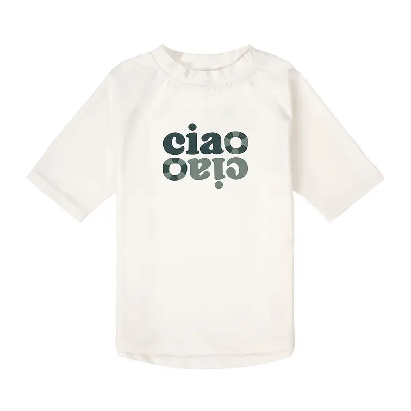Badeshirt in weiss mit grünem Aufdruck "Ciao" gespiegelt. Kurze Arme für Mädchen und Jungs
