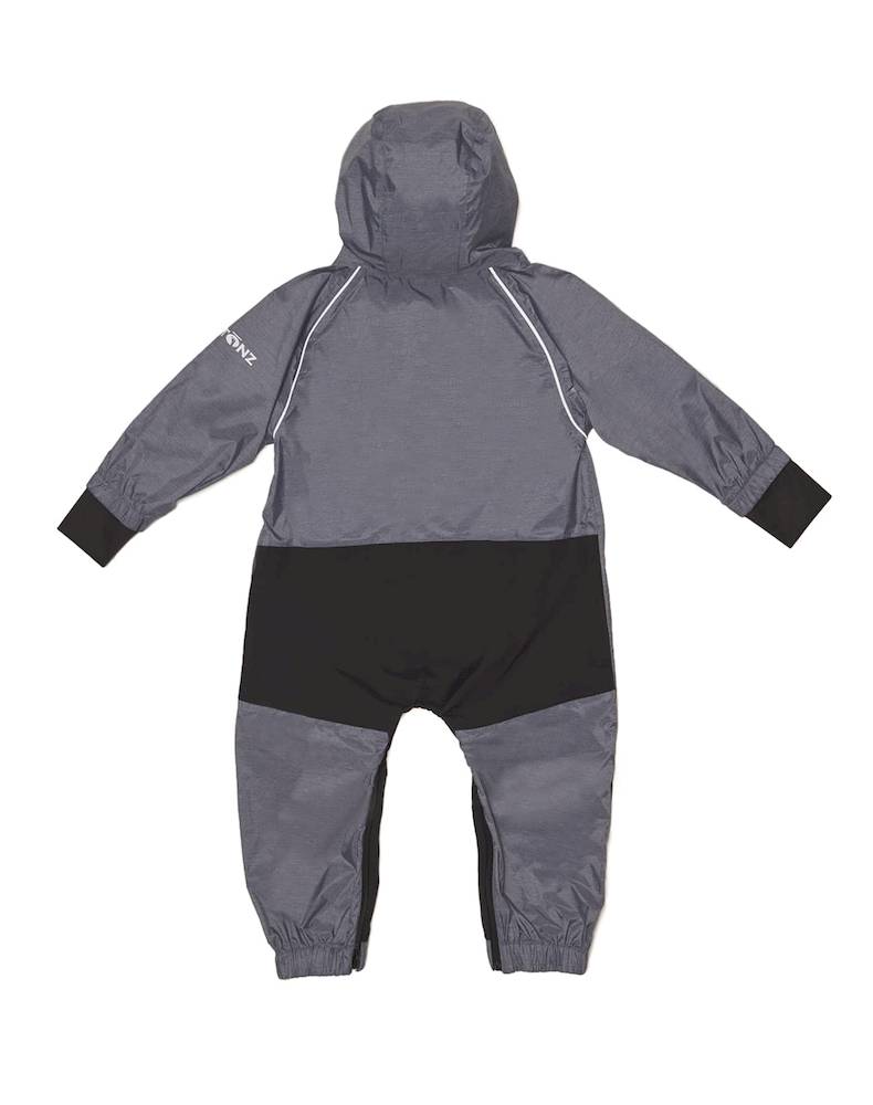 RainSuit-Heather-Grey-Rucken Rückseite des Stonz Rain Suits Heather Grey mit strapazierfähiger Beschichtung