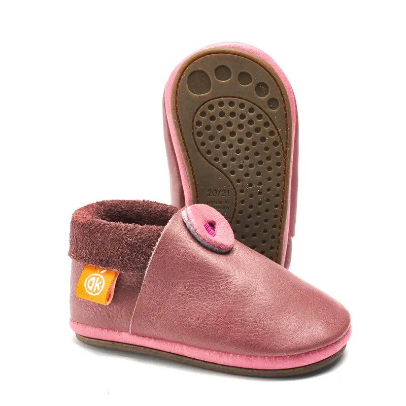 Krabbelschuhe "Amigo Lila" in dunklem Altrosa und rosa mit rutschfester Gummisohle