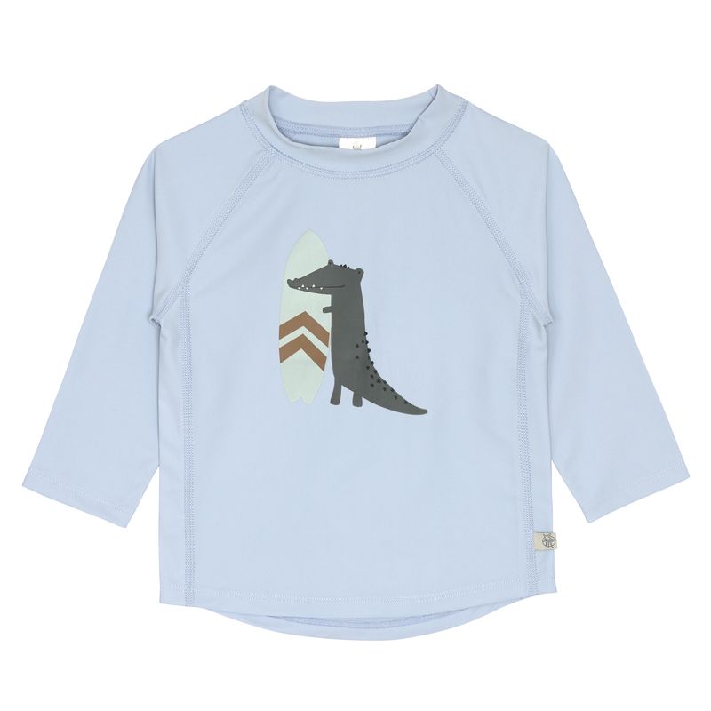 Himmelblaues langärmliges Sonnenschutz-Shirt mit fröhlichem Krokodil, das ein Surfbrett hält