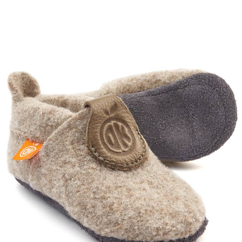 Orangenkinder-Walk-Beige-Detail Kuschlig warme Wollwalkfinkli "Uni Beige" mit rutschfester Wildledersohle