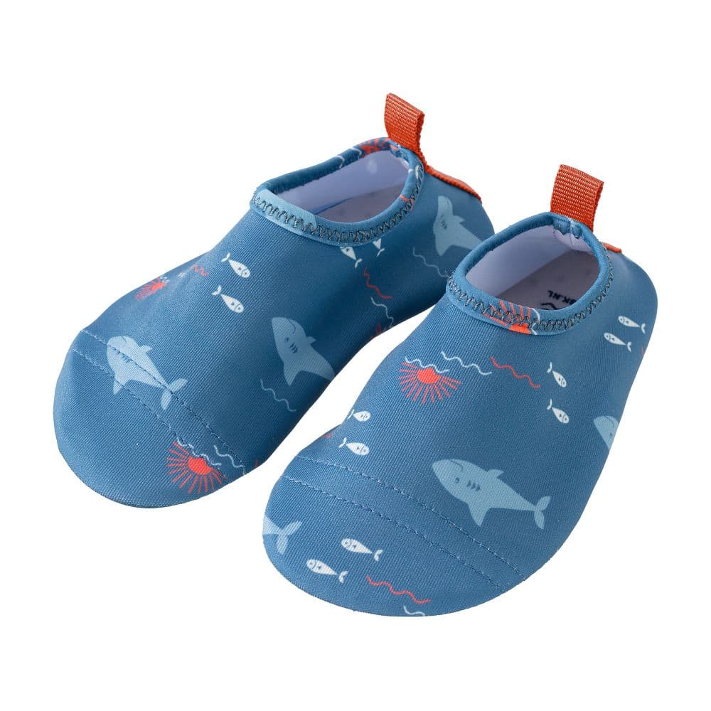 Ohne Klett, ohne Schnallen, einfach reinschlüpfen: die Schwimmschuhe "Shark" von Fresk