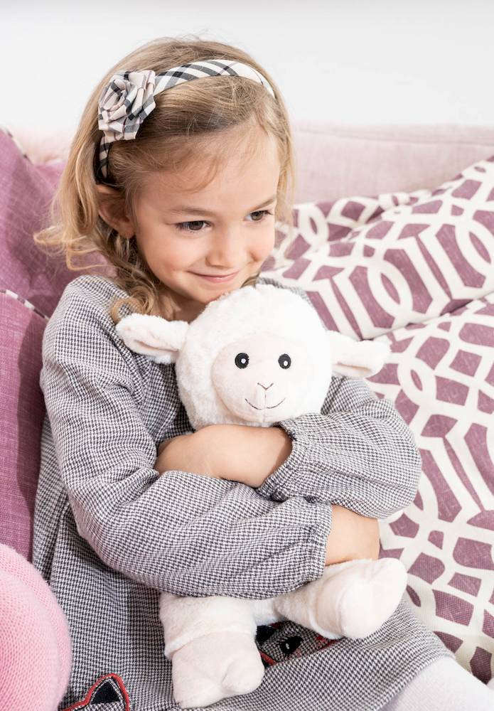 Habibi-Plush-Schaf-Madchen Mädchen mit Wärmeplüschtier "Schaf" von Habibi Plush