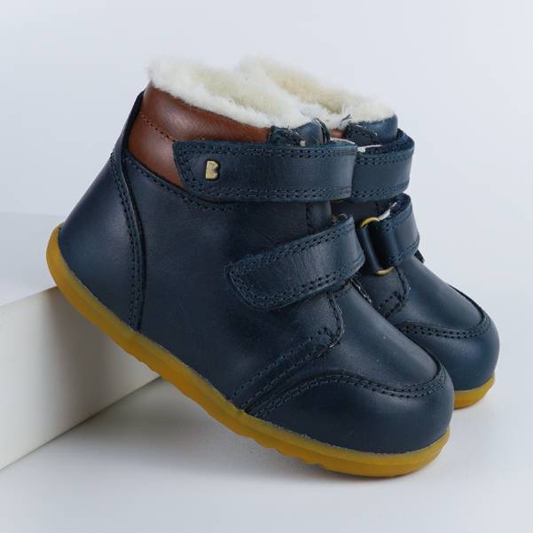 Bobux-Timber-Arctic-Navy-1Paar Bobux Step up Timber Arctic in dunkelblau mit zwei Klettverschlüssen