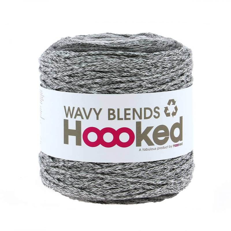 Hoooked Wavy Blends Bobbel in White, Silver Grey und Stone Grey