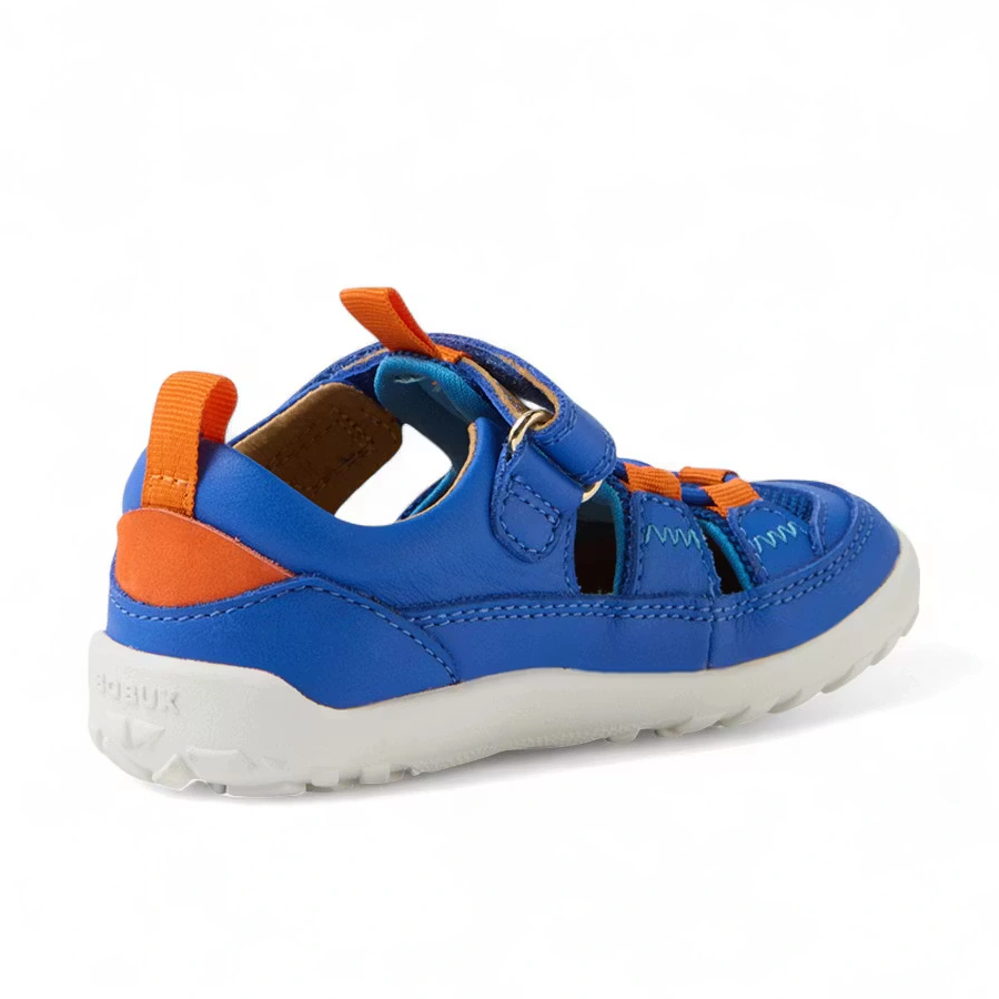 Rückseite der Bobux Barfusssandalen Rocky Dazzling Blue mit Lasche zum einfacher reinschlüpfen
