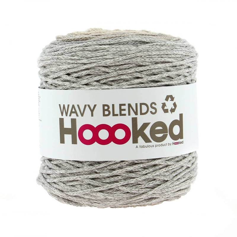 Hoooked Wavy Blends Bobbel in Optic White, Sandy Ecru und Grey