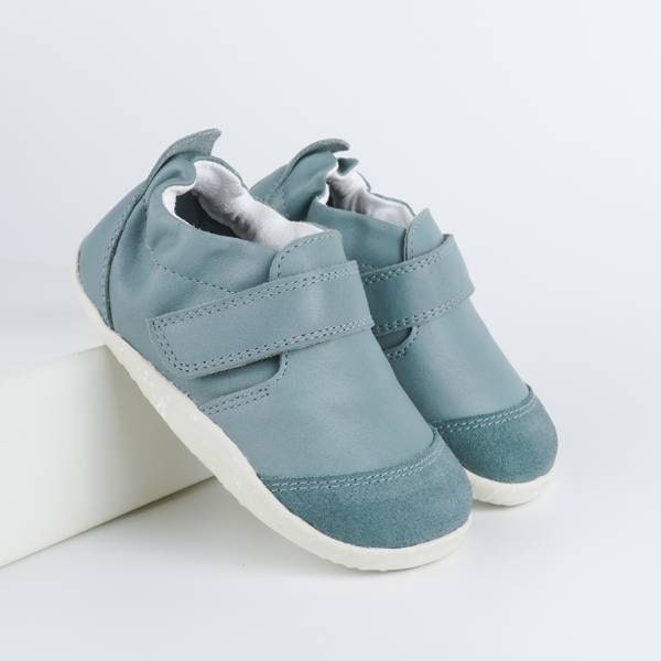 Bobux-Marvel-Slate-stehend Bobux Xplorer Marvel in schiefergrau - Lauflernschuhe mit verstärkter Zehenkappe