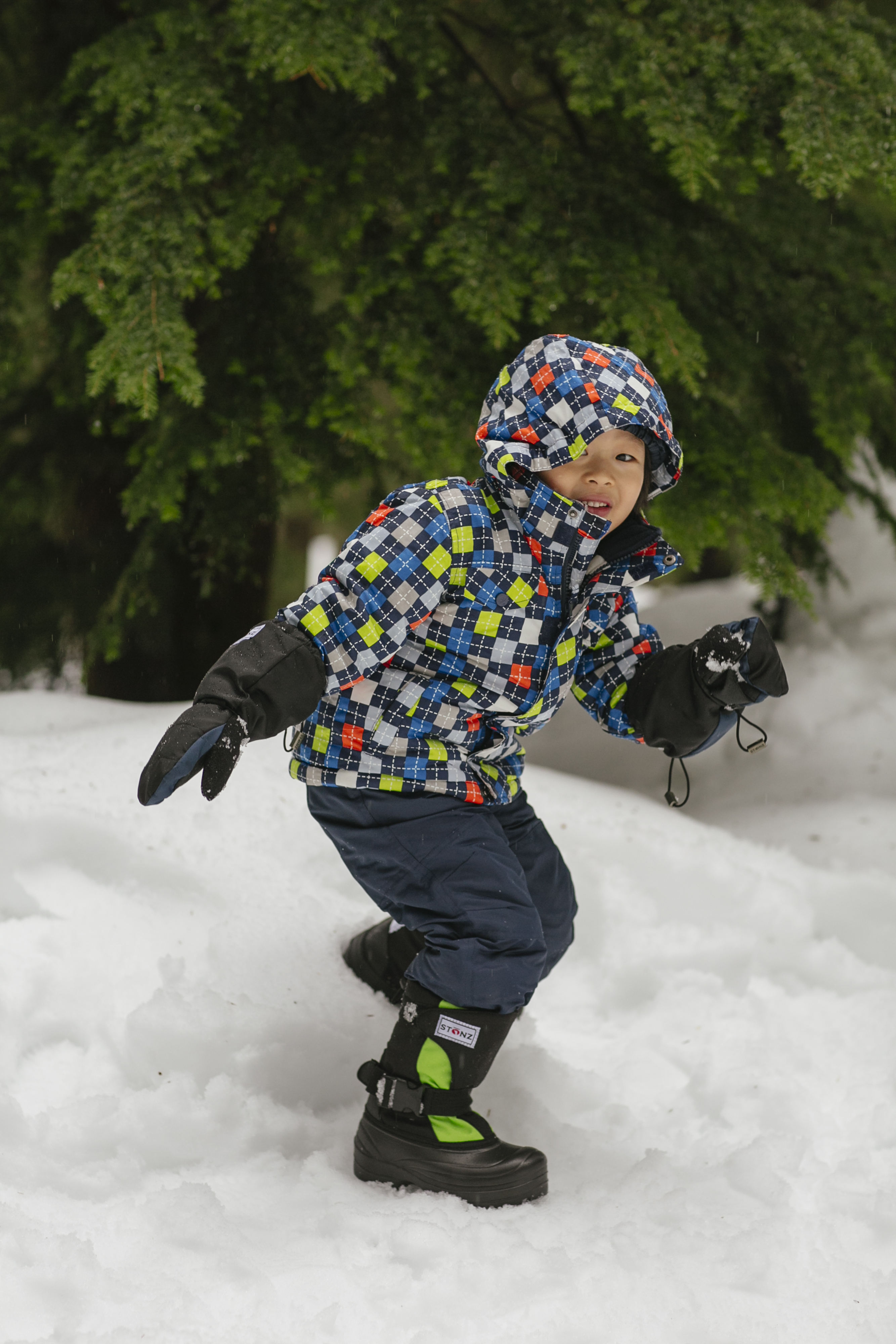 Stonz Trek beim Toben im Schnee