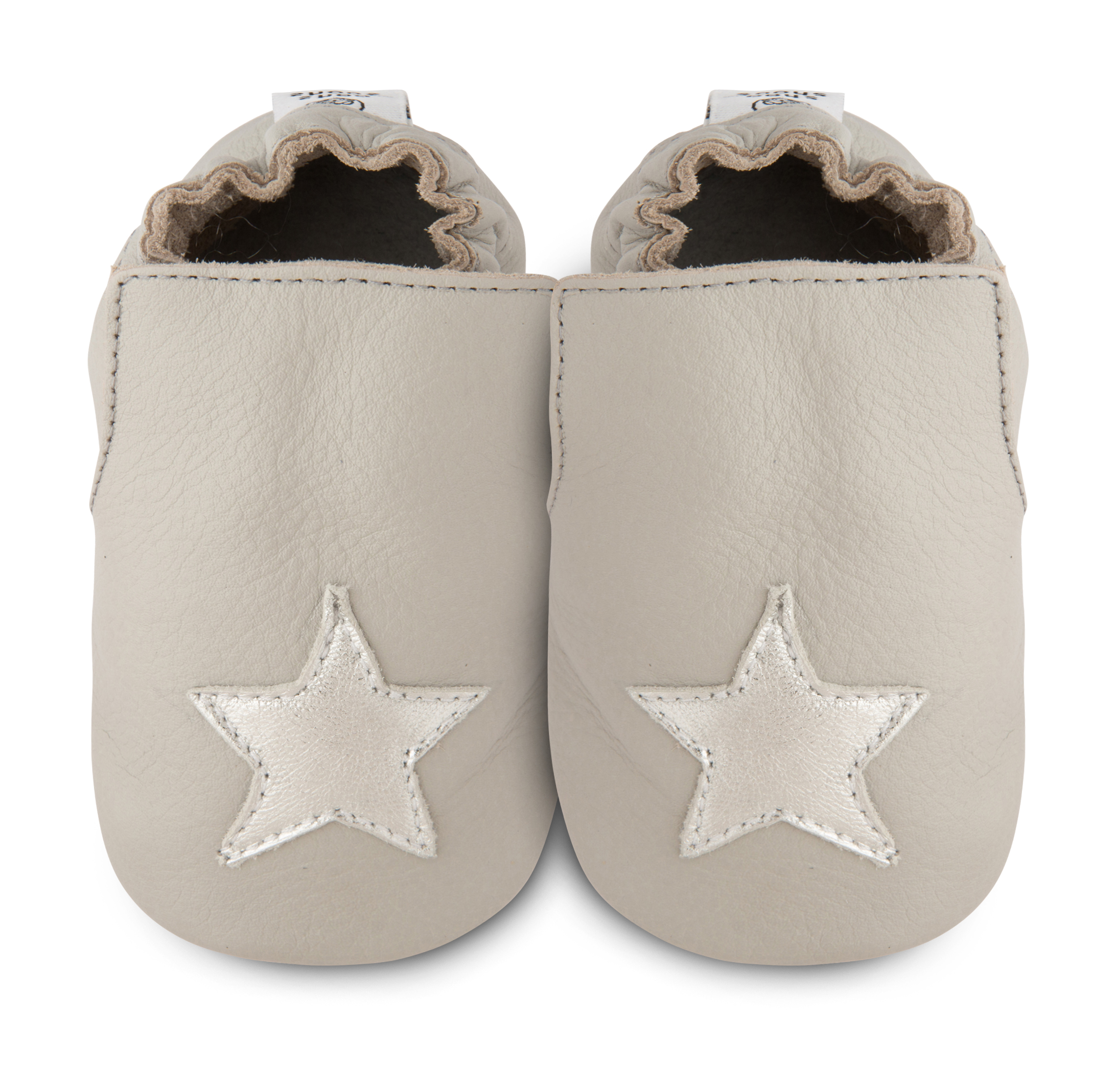 103441_Apollo Shooshoos Apollo: cremefarbene Lederfinken mit weissem Stern