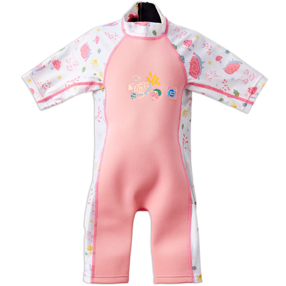 Vorderseite des Kinder Wetsuit Forest Walk in rosé und weiss mit Waldmotiven