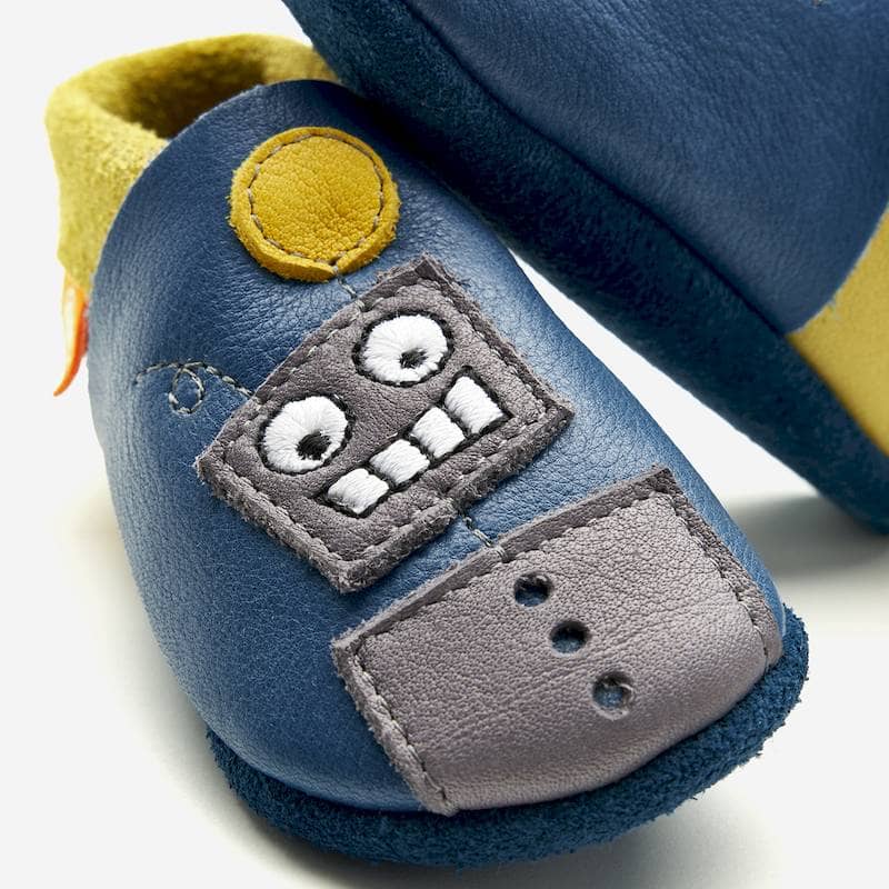 Da stimmt jedes Detail: Krabbelschuhe Roboter Bobby von Orangenkinder