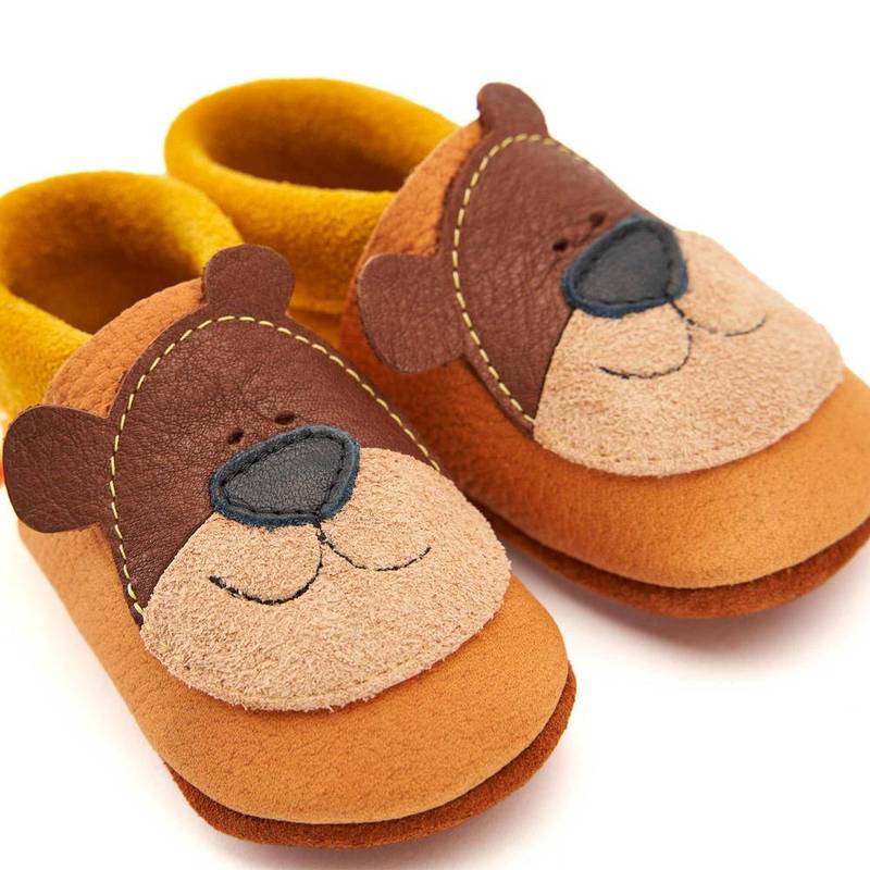 Orangenkinder-Barnie-Honigbar-Details Da stimmt jedes Detail: Krabbelschuhe Bärnie Honigbär von Orangenkinder