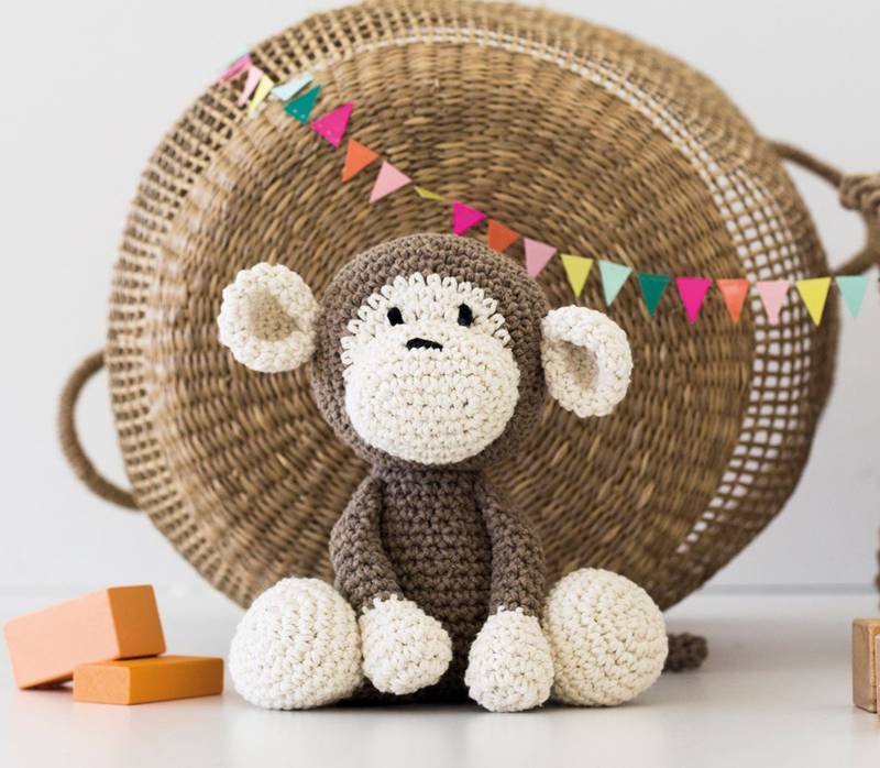 Hoooked-Set-Monkey-Maze-Img Hoooked Häkelset Monkey Mace in Taupe