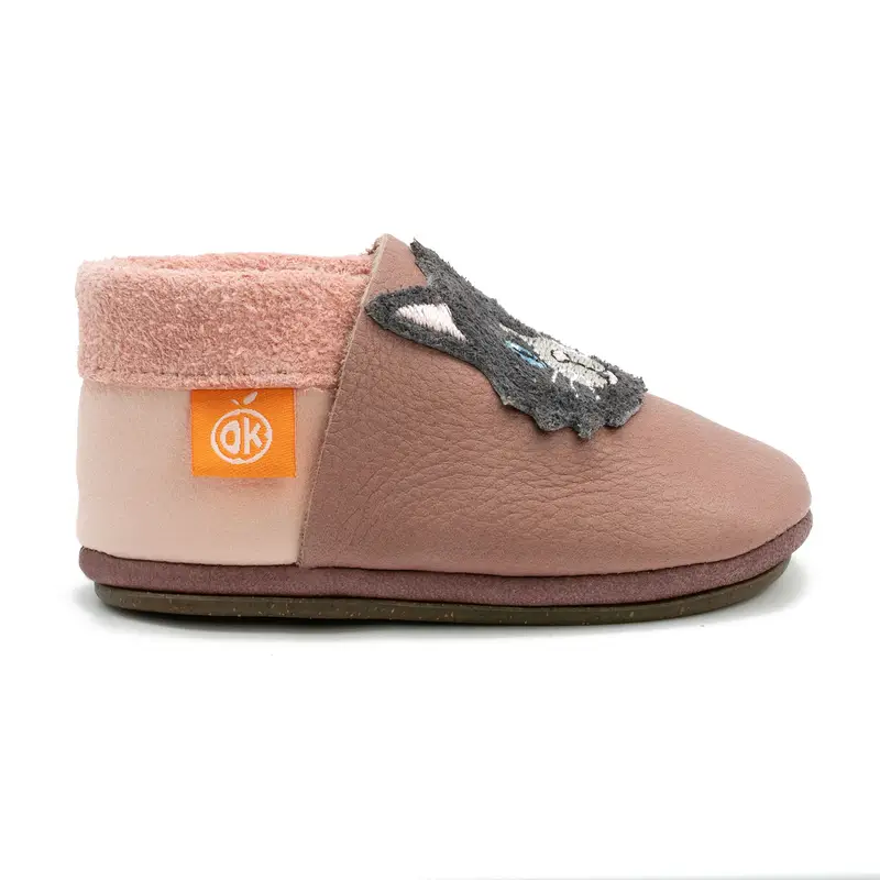 Seitenansicht der Orangenkinder Mia die Katze Finkli in rosa und altrosa mit Katzenkopf