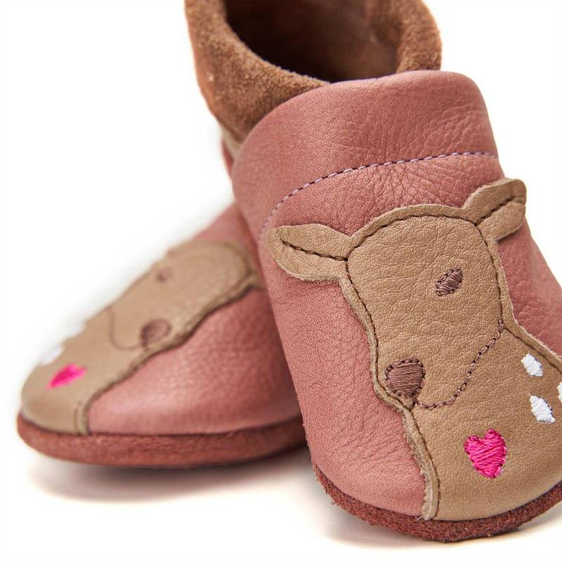 Orangenkinder-Desi-Reh-Details Da stimmt jedes Detail: Krabbelschuhe "Reh" von Orangenkinder