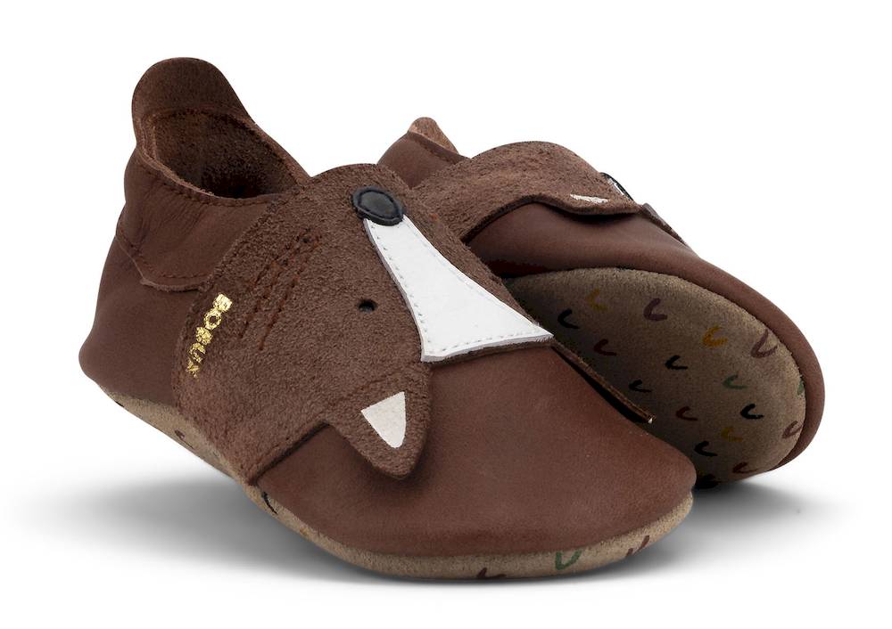 23-Bobux-Foxy-Toffee-Front BOBUX Lederfinken Foxy Toffee in schokobraun mit Fuchsgesicht