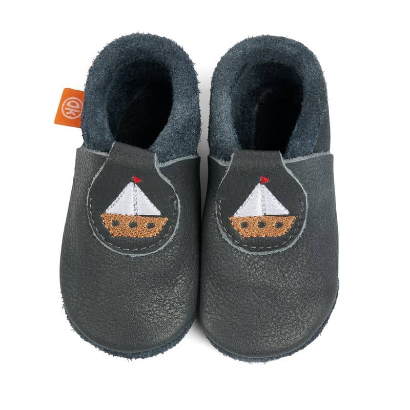 Orangenkinder-Poppies-Schiffchen-Oben BIO-Lederfinken von Orangenkinder "Skippy das Segelschiff"