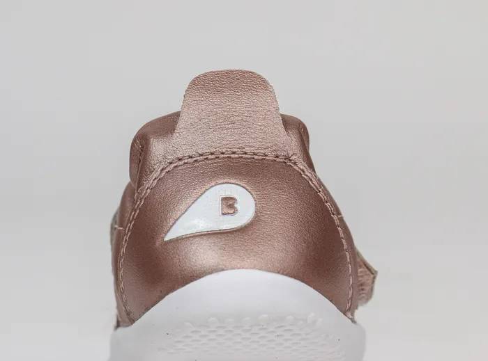 Bobux Xplorer Go Rose Gold für den Kinderfuss designt